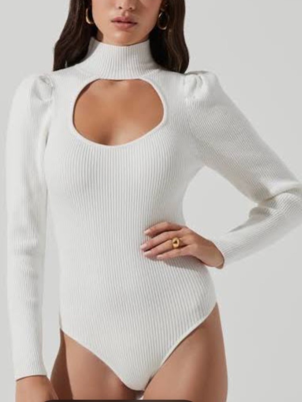 ASTR The Label Women M Cream Front Cutout Long Sleeve Sweater Bodysuit NWT